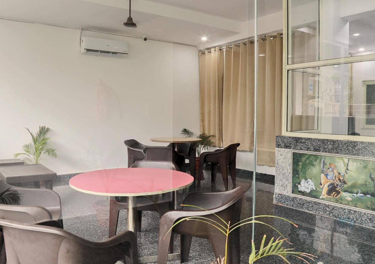 The Castle Blue Hotel Greater Noida Eksteriør billede